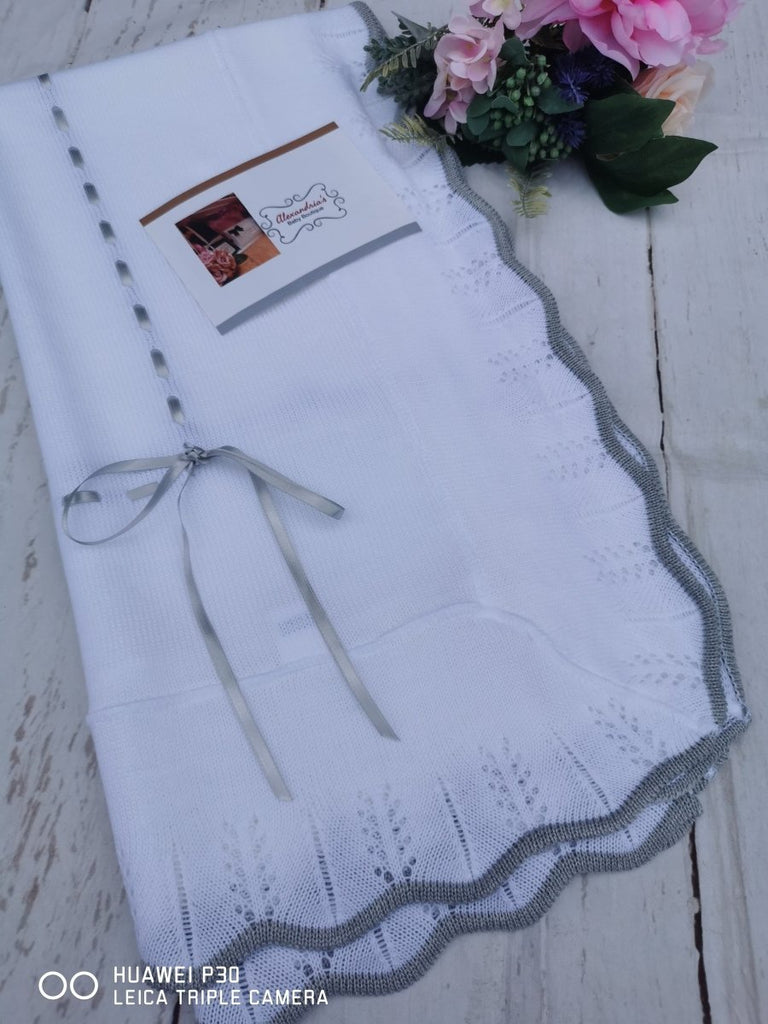 Grey-white ribbon