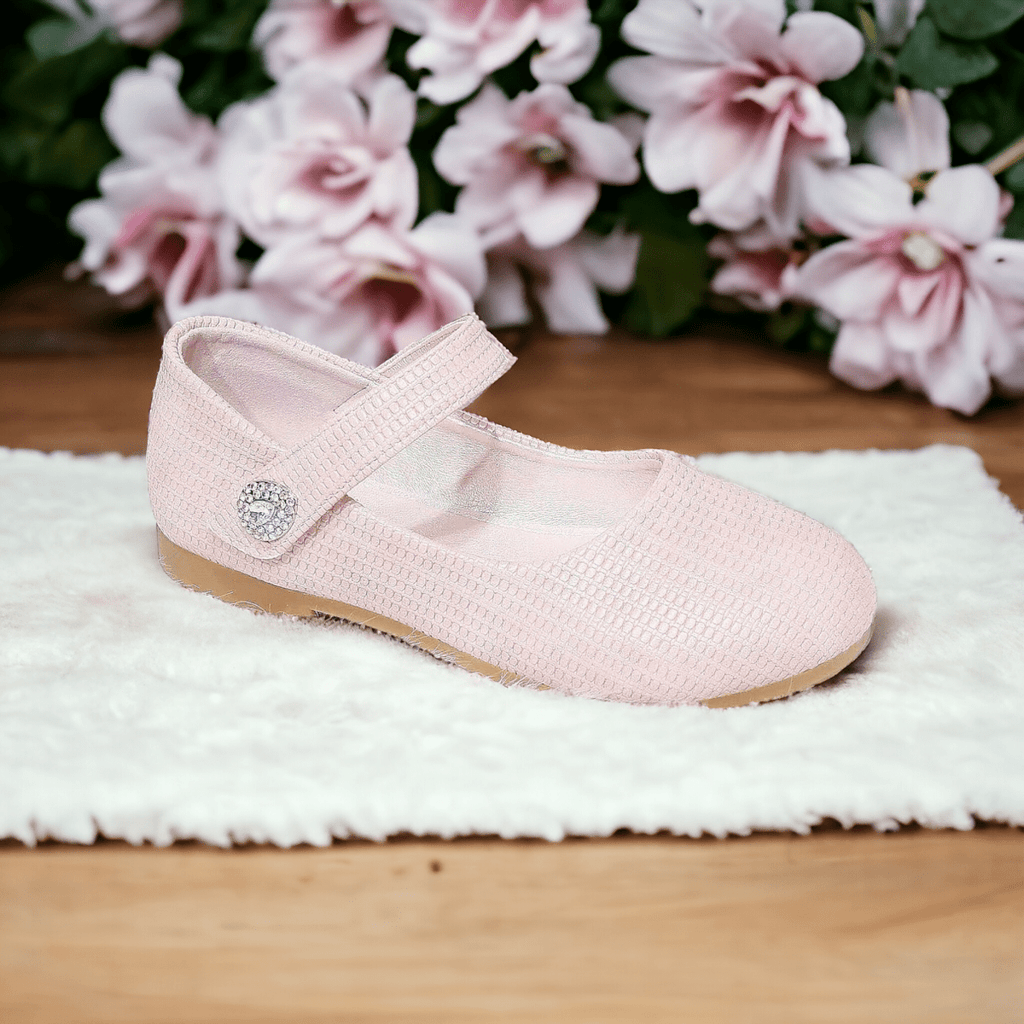 Girls pink shoes