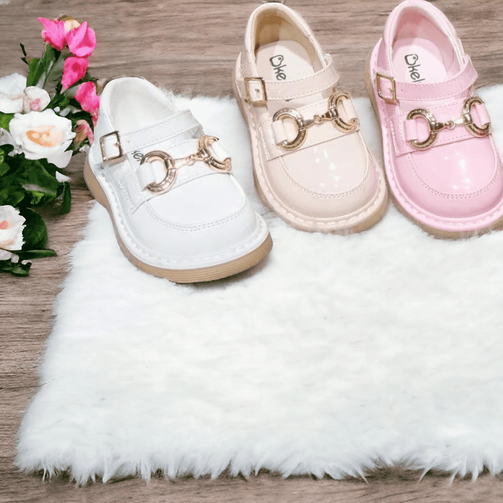 Buckle shoes